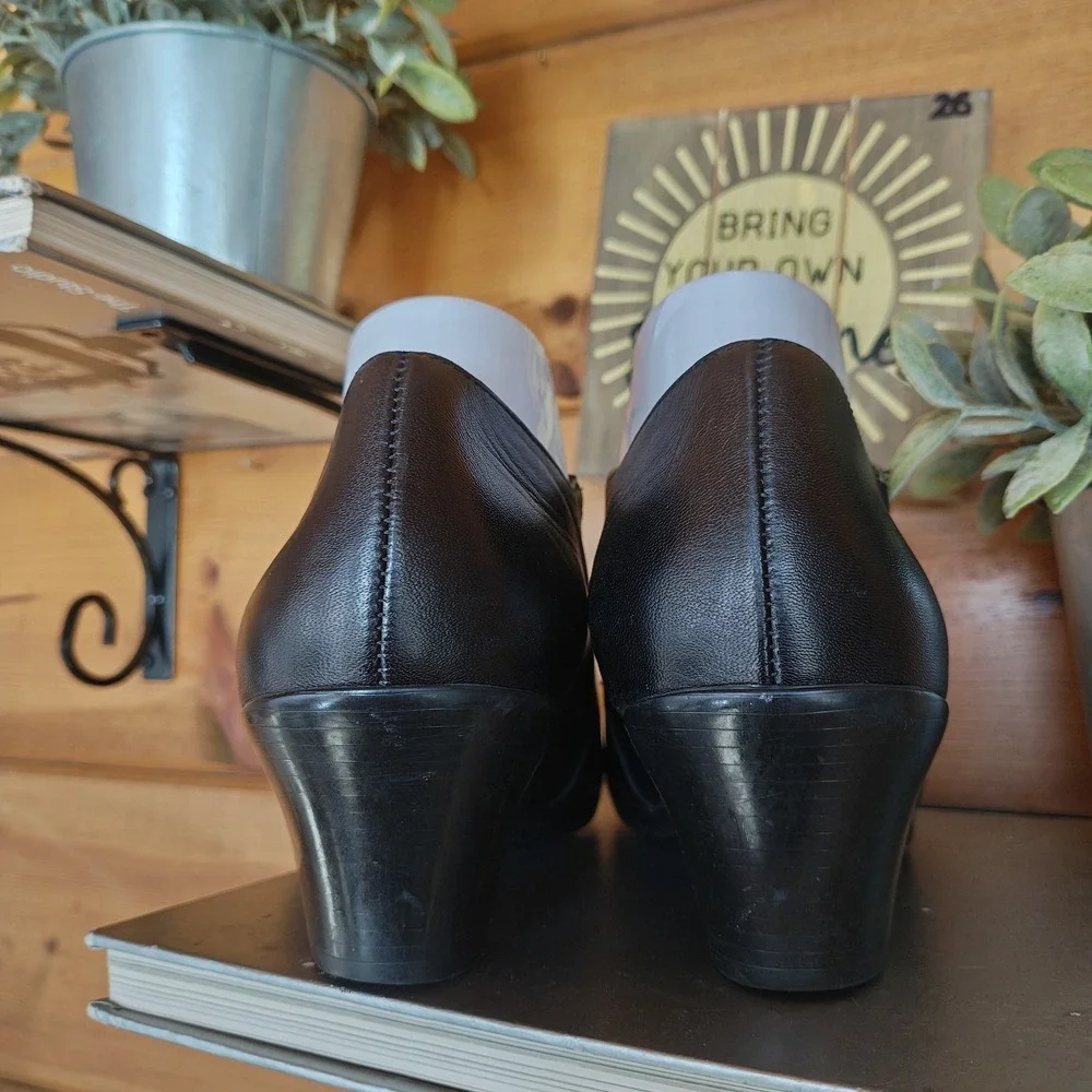 Munro American Taylor Black Leather Block Heel Ankle Booties Zip Comfort Sz 9 W